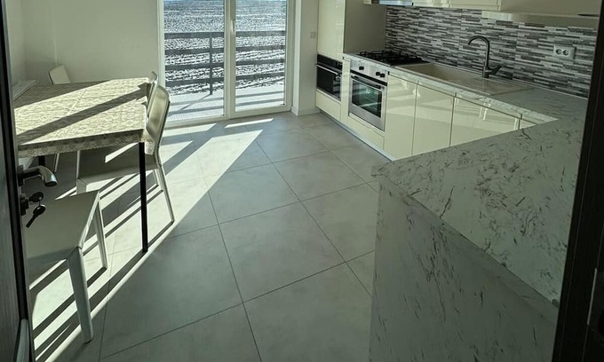 Suceava Apartamento | Brand new, quiet apartment close to city center and with a beautiful sunrise