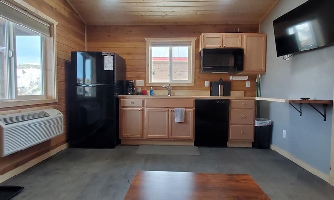 Rea Cabina | Hardrock 50 - # 7 Rustic cabin retreat in the heart of adventure country.