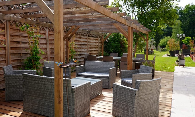 Gauriaguet Casa | Guest House 'Chambre D'hôtes Emeraude' with Shared Pool, Wi-Fi and Air Conditioning