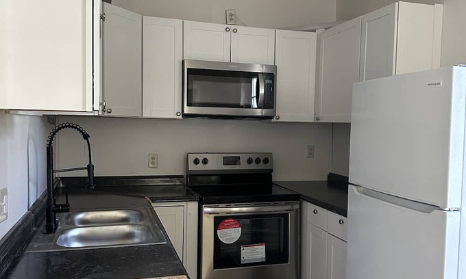 Easton Casa | Cozy and comfortable guest suite close to Easton and Airport.