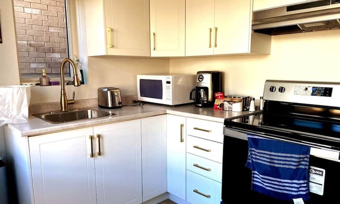 Winona Casa | Stylish Deluxe 2BR Guest Suite