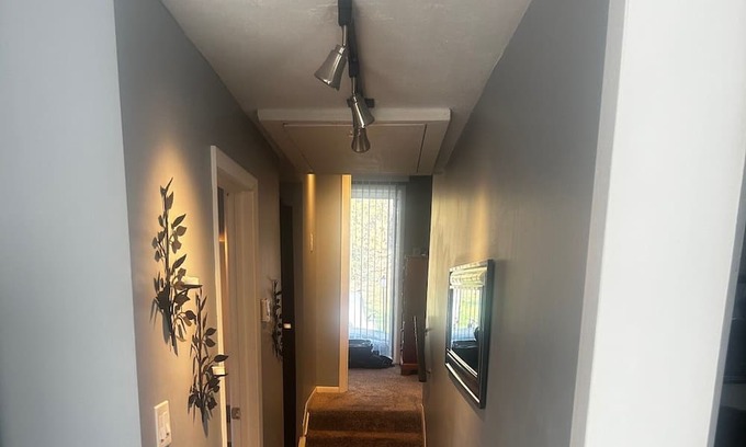 Akron Casa | ShadyBrook 5 minute walk to Springfield Lake Fishing, playground, walking trail.