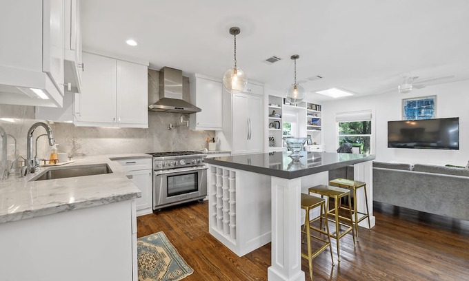 Tarrytown Casa | Bowman Bungalow Near Downtown Austin