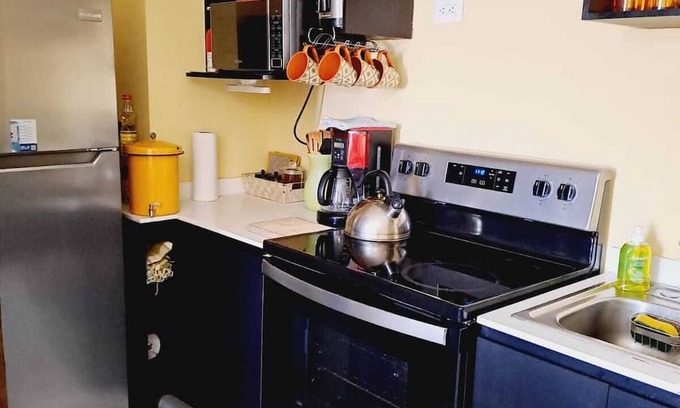 Zona 1 Apartamento | Comodidad en zona 1, dos habitaciones y un parqueo.