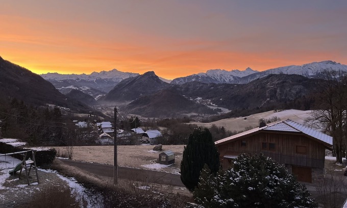 Mieussy Chalet De Esquí | Magnifique Chalet Familial, Splendide vue sur le Mont-blanc - au Coeur des Alpes