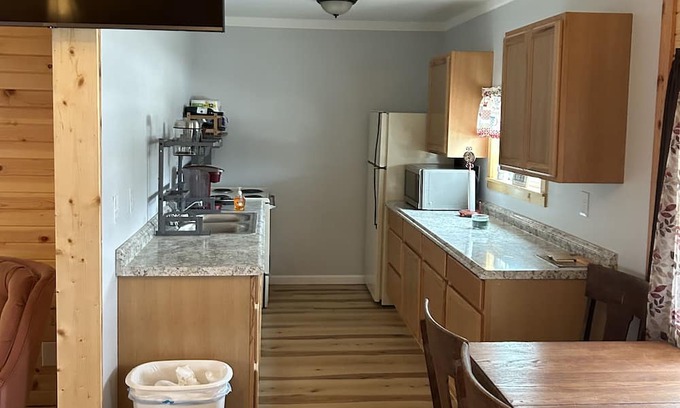 Alton Casa | Newly built getaway in a small country town