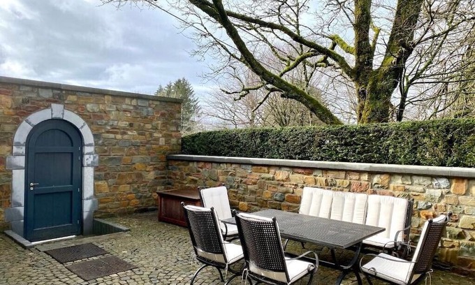 Hockai Casa | Luxurious cottage right next to great hiking trails and racetrack action