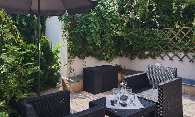 Brevnov Apartamento | Vacation Home close to Castle, Terrace and Garden