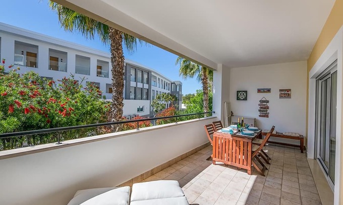 Lagos Apartamento | Apt. Ancora Garden, 2 bed with communal pool and near the beach