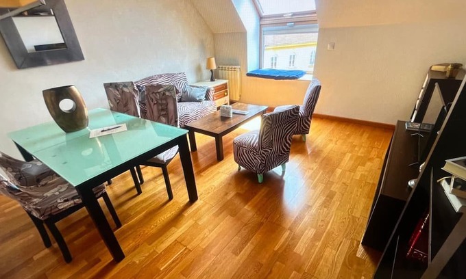 Leon Apartamento | 2-bedroom apartment in fantastic León with WiFi