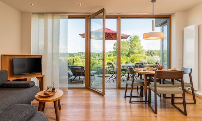 Pelham Apartamento | Apartment "Rosengarten" with Lake View, Private Terrace & Wi-Fi