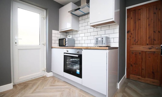 Cribbs Causeway Casa | Cohost Partners, Monthly/Weekly discounts