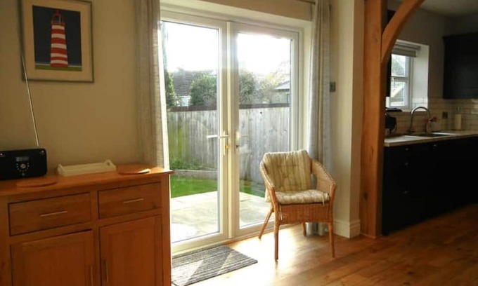 West Tanfield Cabaña | Station Cottage, renovated, roomy & comfortable, in desirable village nr Masham.