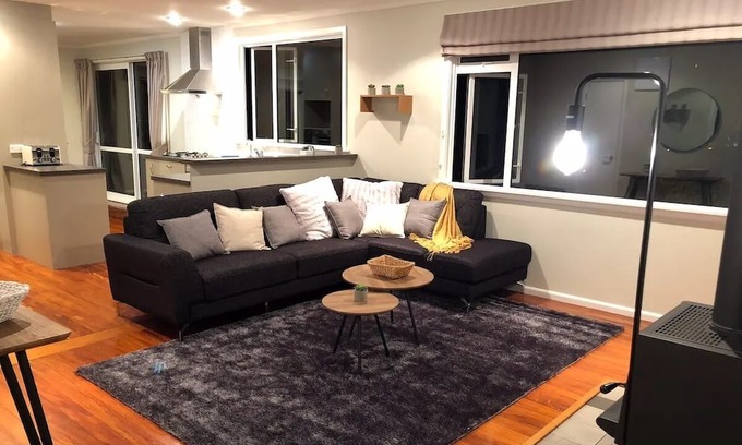 Oamaru Casa | The Sea View BnB