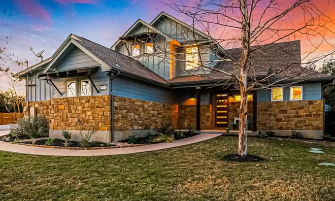 Valley Lake Hills Casa | Serene & stylish home with cowboy pool, fenced yard, & firepit - dog-friendly