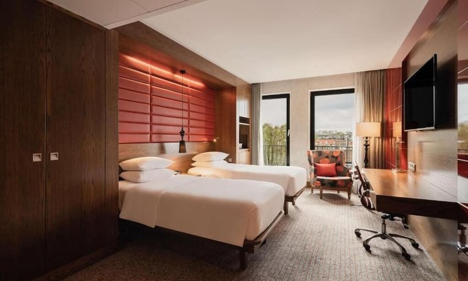 The Hague Center Casa | Ensuring a Very Comfortable & Memorable Stay! Pet-friendly Property!