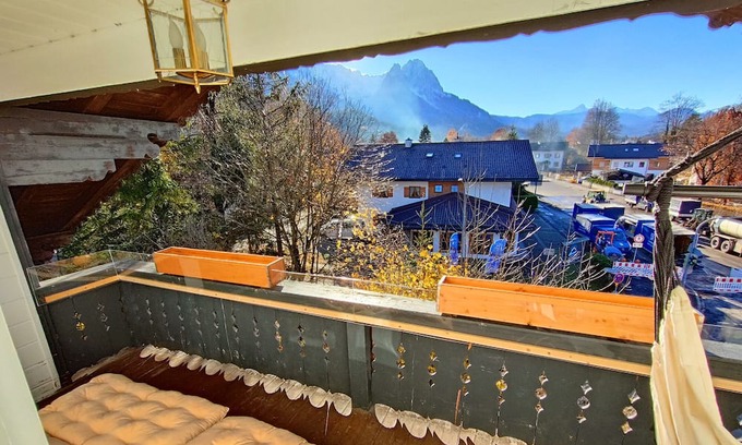 Garmisch-Partenkirchen Apartamento | Apartment 'Ferienwohnungen Alpspitzblick' with Mountain View, Shared Garden and Wi-Fi
