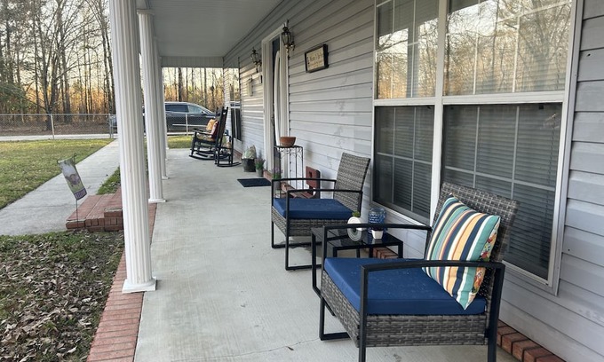 Atmore Apartamento | Highland Haven studio guest suite. Cozy, comfy, private&convenient. Has it all!