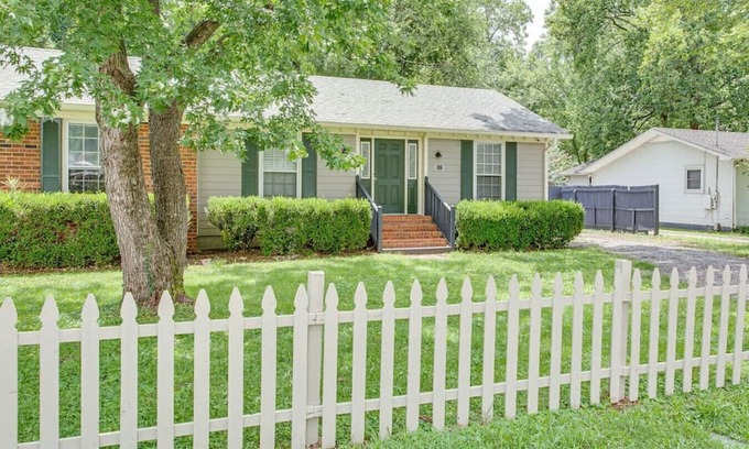 Murfreesboro Casa | Sunset Cottage: 2 bed 1 bath, Pet-Friendly.