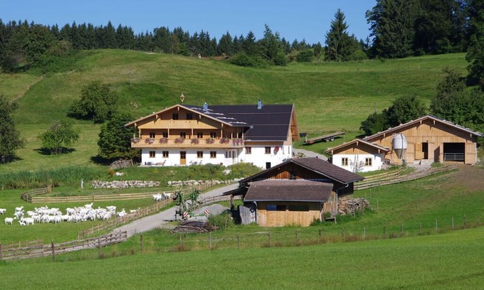 Bernbeuren Apartamento | Holiday apartment Almstüberl