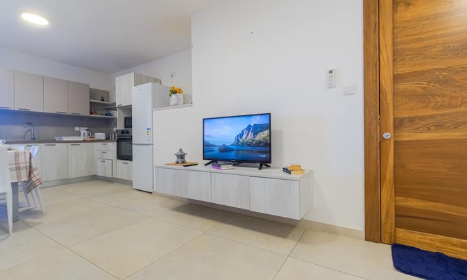 Qawra Apartamento | Brand New Modern Bright 3 Bedroom 2 Bathroom Apartment C12