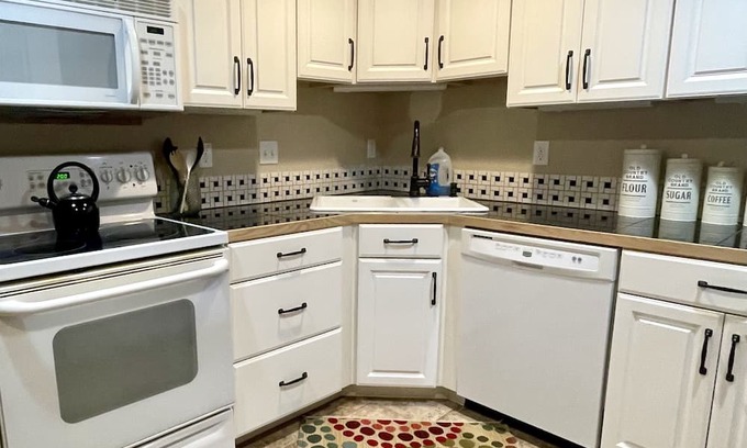 Mead Apartamento | Cozy 2-bedroom apartment in beautiful Mead with WiFi, AC