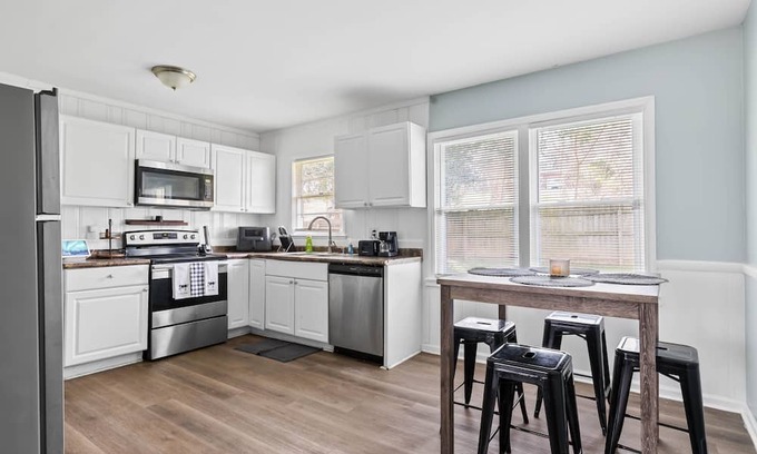 Fuquay-Varina Casa | Cozy Ranch Minutes from Downtown Raleigh w/Rentals cars.