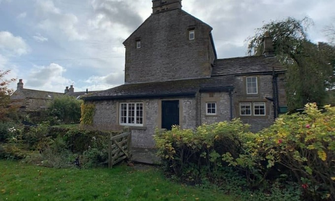 Foolow Cabaña | Grade II Listed Peak District Property