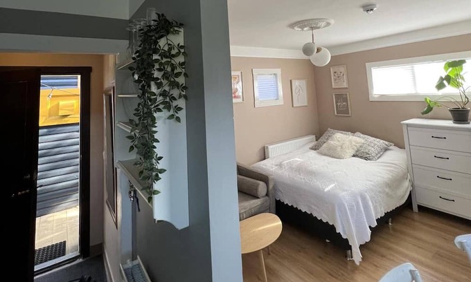 Kopavogur Cabaña | Entire cottage in Kópavogur in a quiet and beautiful neighborhood