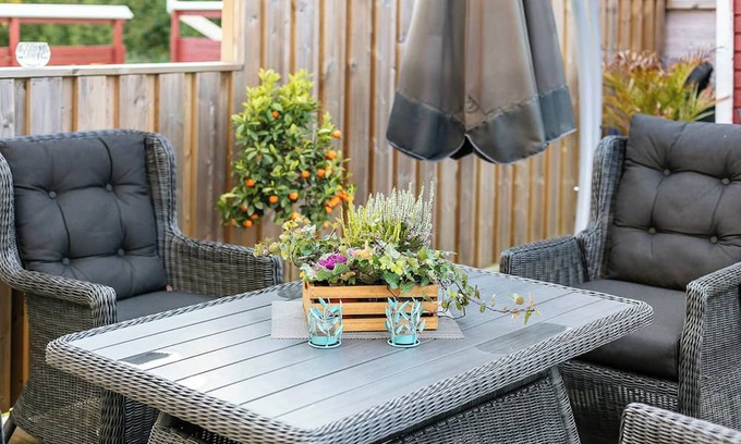 Vallentuna Casa | Radhus i Vallentuna - Bastu, solig terrass, trevåningshus