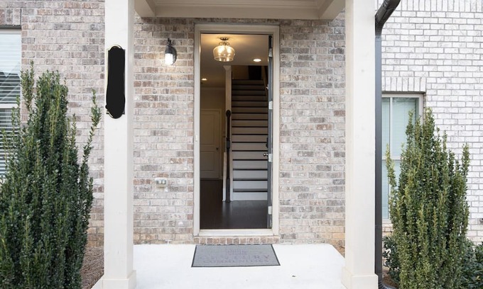 Doraville Casa | Luxury Home with Pool, Security, and Updated Appliances