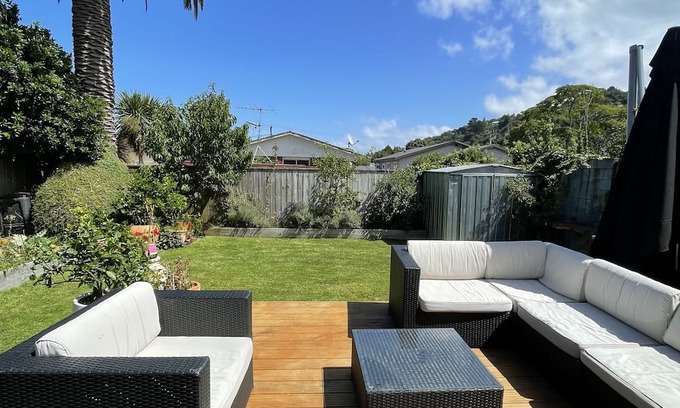 Lower Hutt Casa | 15 minutes from Wellington CBD! Spacious 3 bedroom home in Belmont.