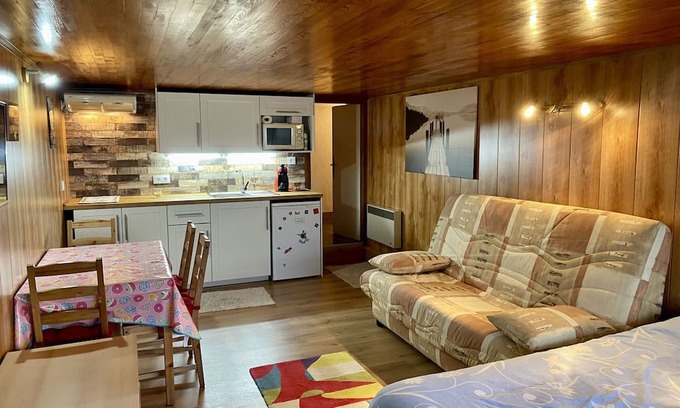 La Llagonne Apartamento | Studio La Llagonne, studio flat, 4 persons