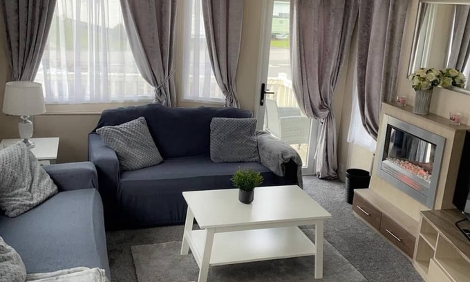 Rhyl Cabina | Captivating 3-Bed Cabin in Rhyl