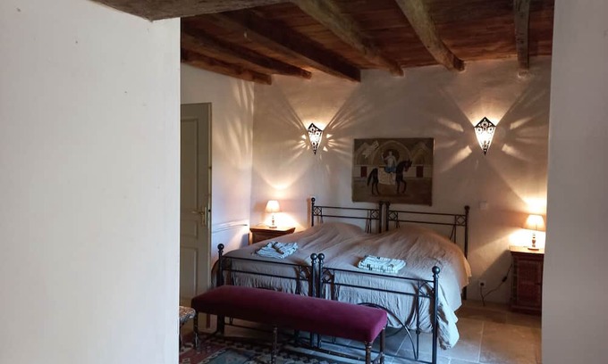Charente Limousine Casa | Holiday Home 'Gîte Le Clou' with Private Garden