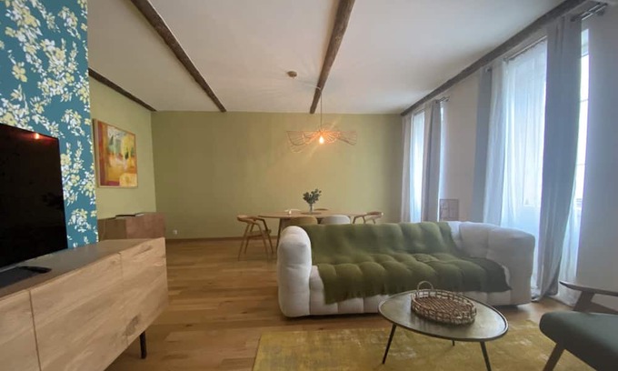 Saint-Lambert Apartamento | Charming renovated apartment near the beach