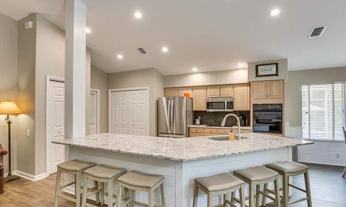 Killearn Estates Casa | Tallahassee Home w/ Private Yard: 9 Mi to Downtown