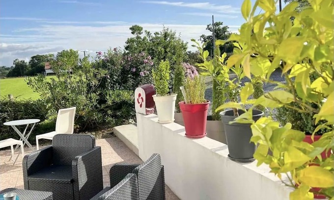 Espelette Apartamento | Vrbo Property