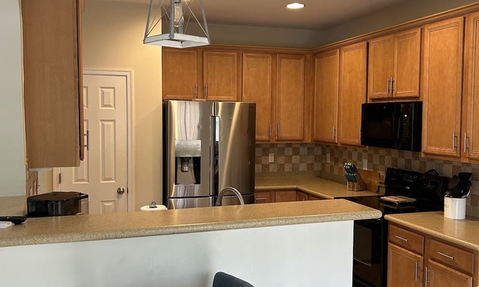 Midlothian Casa | Welcome to suburbia! 3bedroom townhome in Midlothian - close to 288 & Powhite!