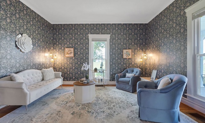 Port Royal Otro | Enjoy the country life at our Charming Farmhouse.