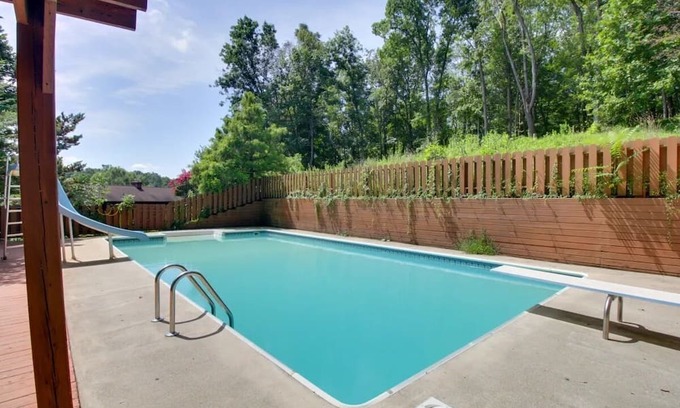Natural Bridge Cabina | Mountain Lodge: Heated Pool 83°