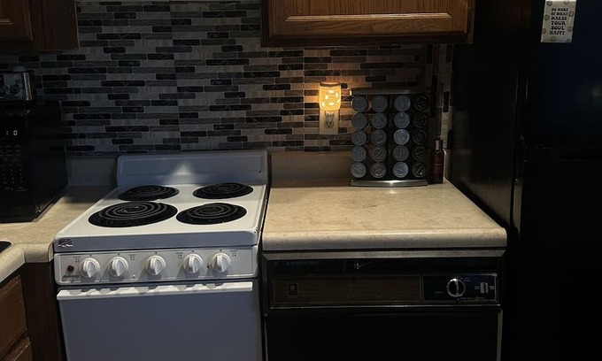 Avoca Condominio | Condo in gated community-5mins from Lake Monroe- Graduation/spring break special