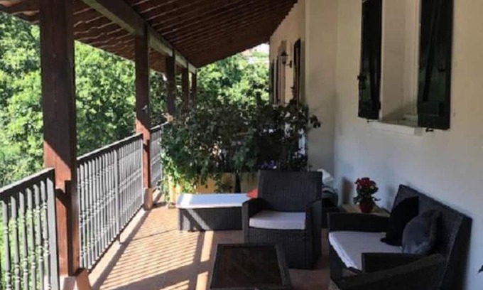 Navarra Pyrenees Apartamento | Apartment 'Etxezurialde I' with Mountain View, Private Terrace and Wi-Fi