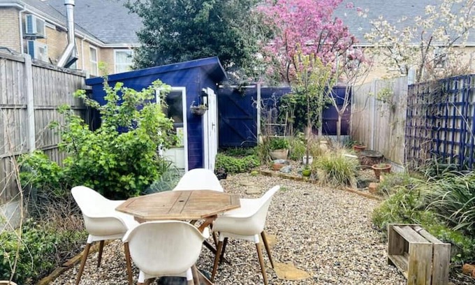 Leigh-on-Sea Apartamento | Heart Of Leigh On Sea Ground Floor Flat W/ Garden