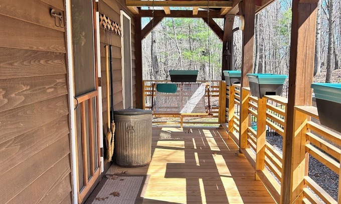 Points Cabina | ESCAPE! “Get Away From It All Without Roughing It”