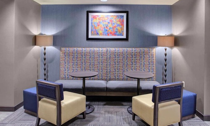 Columbus Casa | Modern Comforts | Free Breakfast & WiFi | Columbus Scenic Stay | Near Scotio Dow