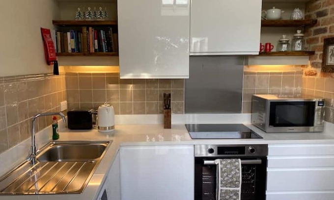 Saffron Walden Cabina | Enchanting 1 Bedroom Lodge with Private Garden