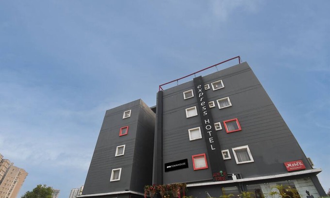 Kolkata Hotel | Townhouse Apple Tree Express Rajarhat
