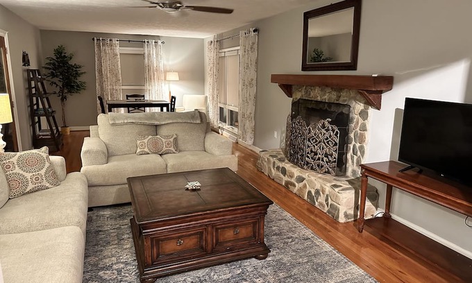 Clemson Casa | Spacious Comfort Near Clemson Campus - Your Ideal Getaway for Any Occasion!