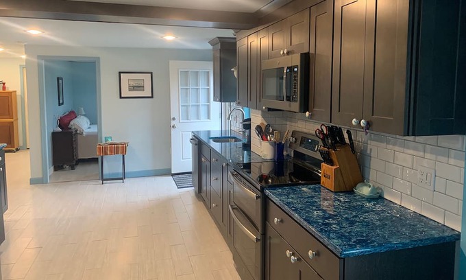 Narragansett Casa | Perfect location in the heart of Narragansett!
